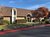 Building Photo - 11208 NE 68th St