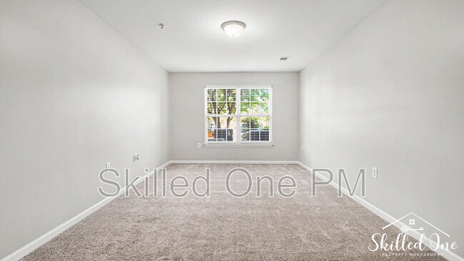 Building Photo - 1380 Heritage Pointe Dr