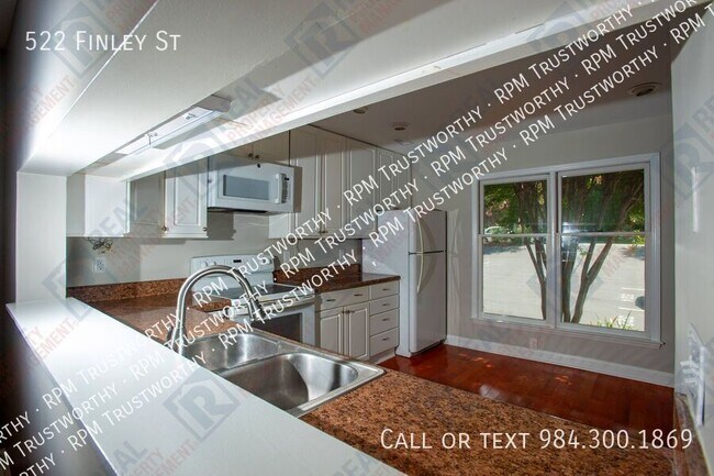 Building Photo - 522 Finley St