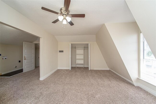 Building Photo - 6905 Palestine St