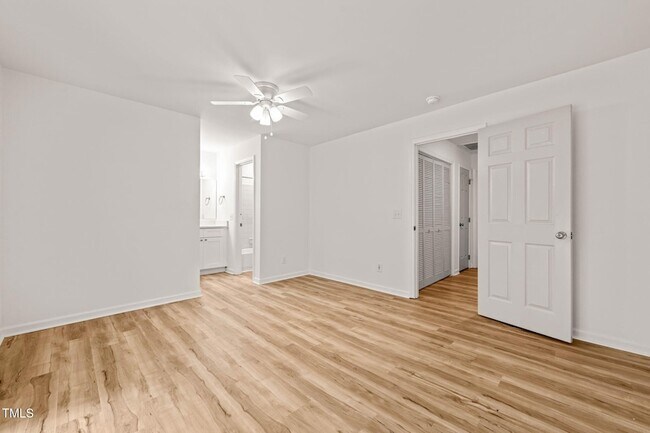 Building Photo - 403 Broad Leaf Cir