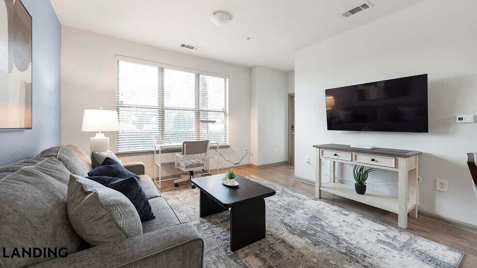 Building Photo - 10051 Perimeter Station Dr