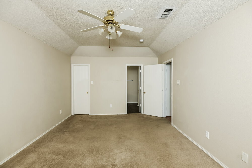Building Photo - 617 Sawyer Dr