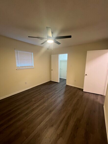 Building Photo - 1409 Westheimer Rd