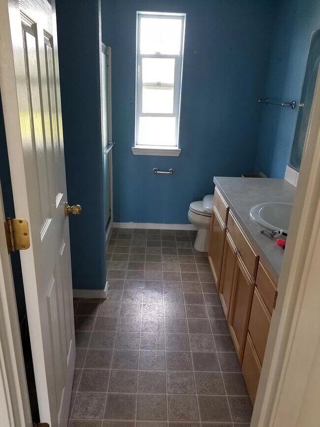 Building Photo - 5386 Burbank St N