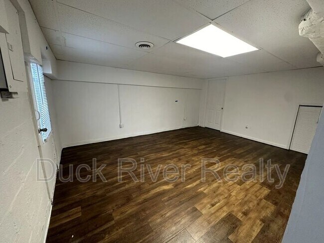 Building Photo - 803 Fleming St