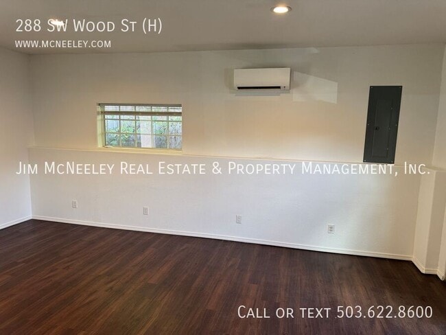 Building Photo - 288 SW Wood St