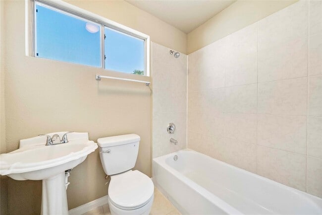 Building Photo - 13166 S Bellaire Estates Dr