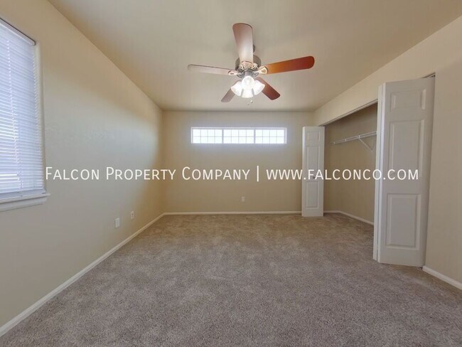 Building Photo - 6224 Saddlebred Way