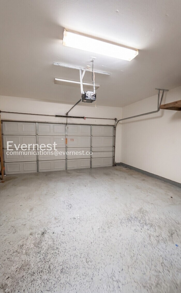 Building Photo - 2315 Chestnut Path