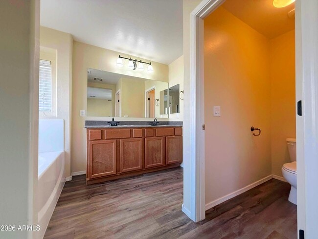 Building Photo - 1727 E Joseph Way