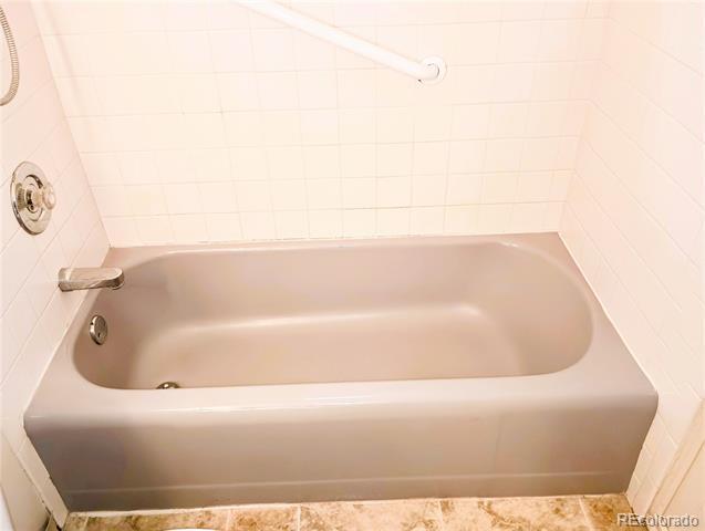 Building Photo - 1927 Alpine Dr