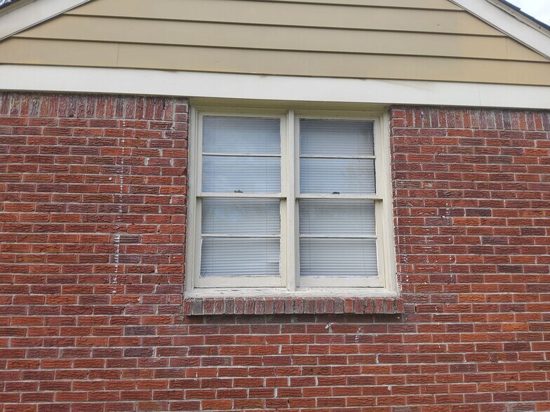 Building Photo - 2714 James Rd