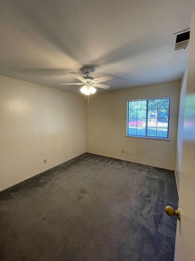 Building Photo - Beautiful 3 Bedroom 2 Bath Home in Excelle...