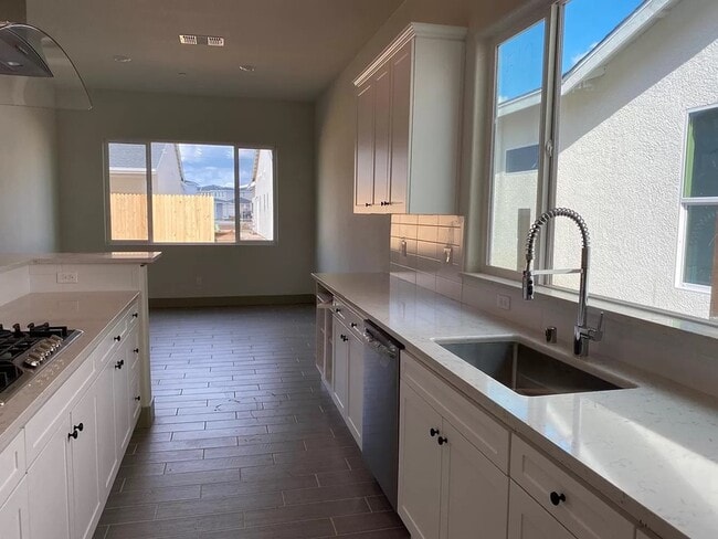 Building Photo - 2467 Valverde Dr