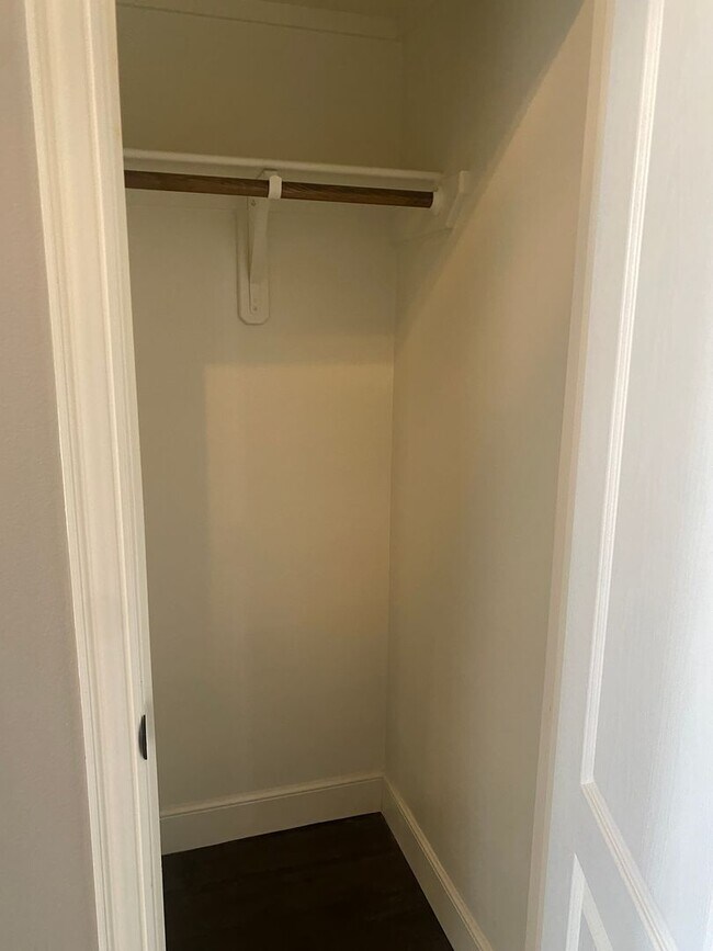 Building Photo - Executive rental on Carrera!  3/2/2