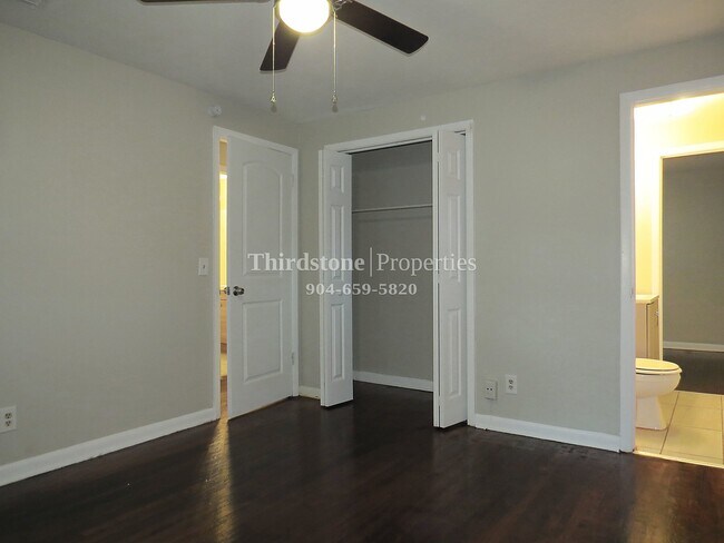 Building Photo - 2761 Floradale Dr S