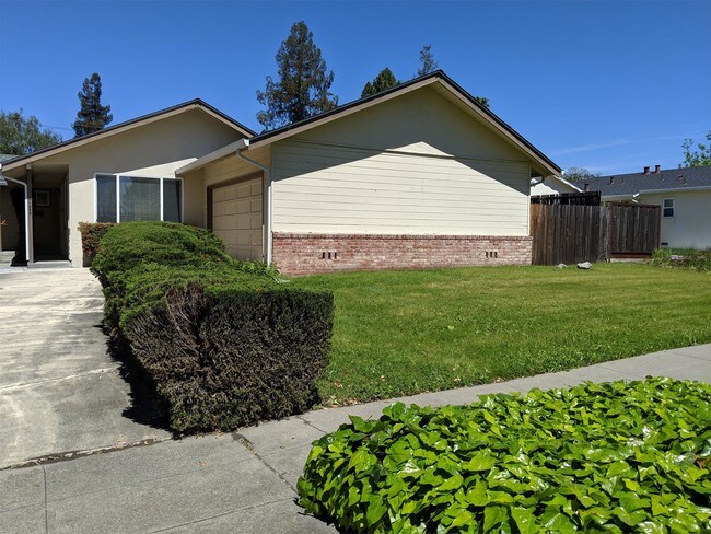Building Photo - 41454 Paseo Padre Pkwy