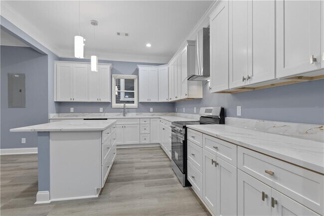 Building Photo - 325 Holderness St SW