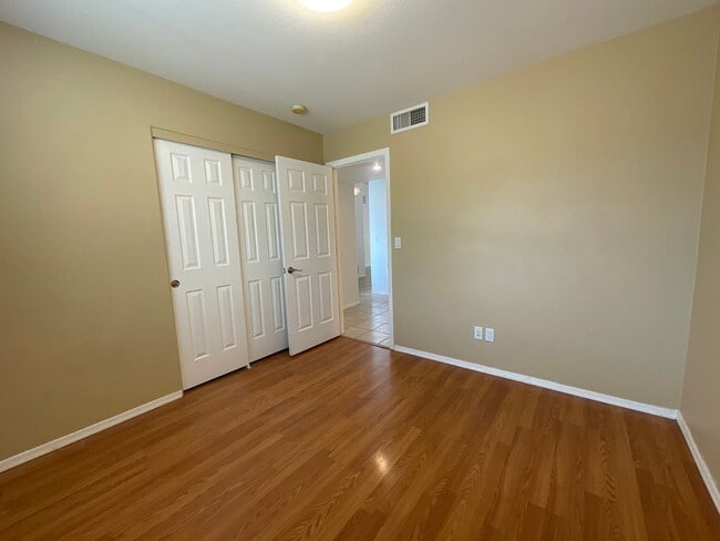 Building Photo - Foothills Location - 3 Bedroom 2 bath on cul-de-sac with Sparkling pool