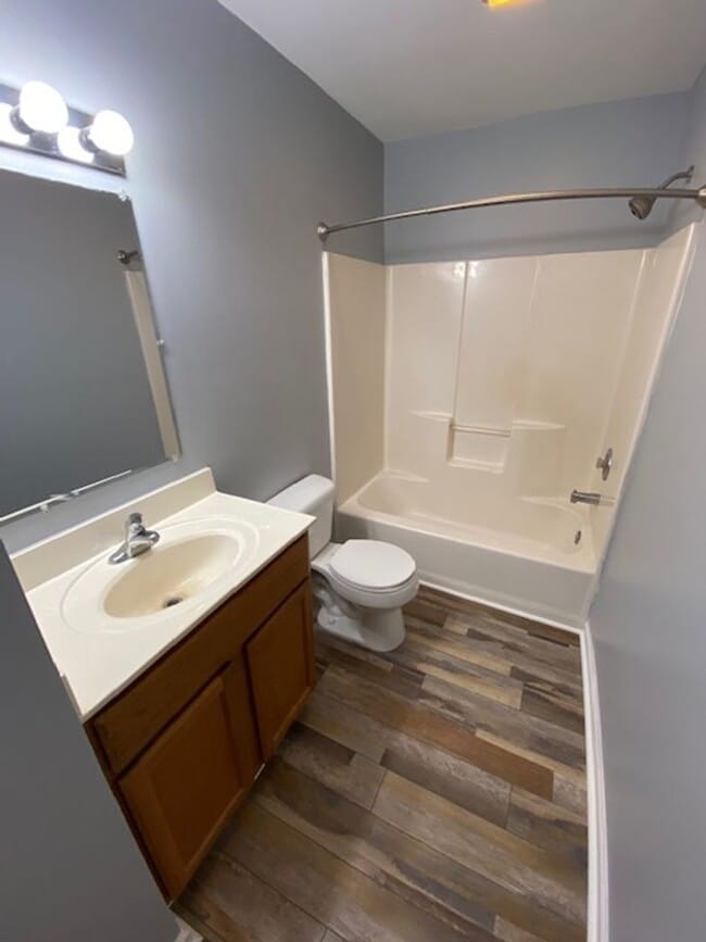 Building Photo - Rural & Adorable Rancher for Rent on large lot!