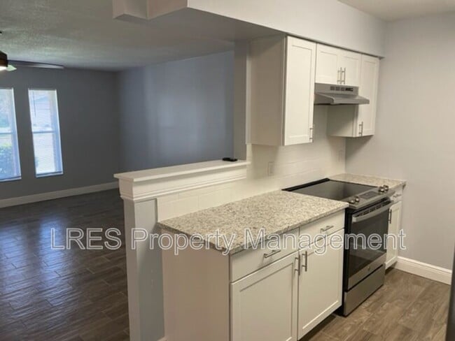 Building Photo - 7116 Nathan Ct