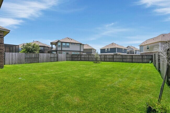 Building Photo - 10055 Napier Dr