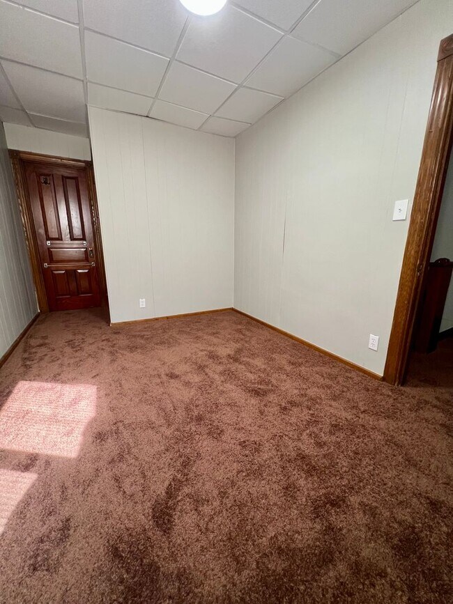 Building Photo - 502 Buttonwood St