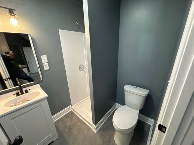 Building Photo - 236 W 29th St