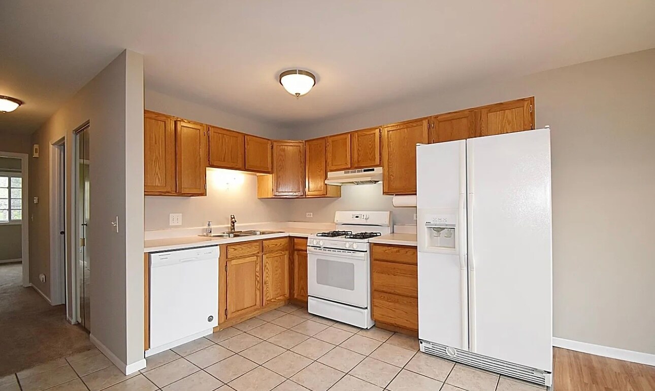 Building Photo - 300 Woodridge Cir