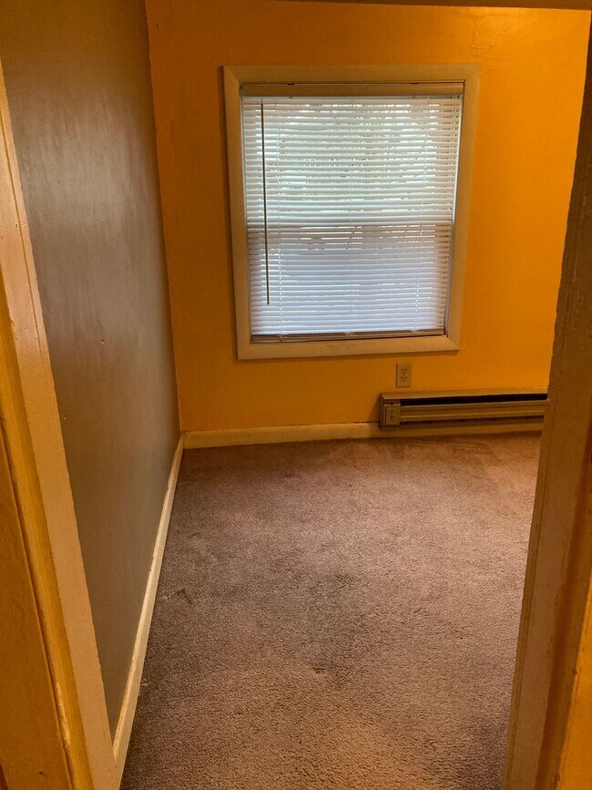 Building Photo - 1 Bedroom, 1 Bathroom Apartment In Havre d...