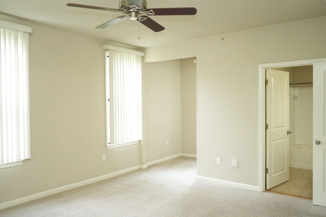 Building Photo - 745 Walker Square, Apt #3A