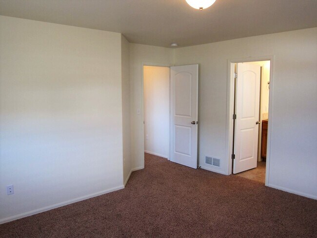 Building Photo - 514 San Juan Dr