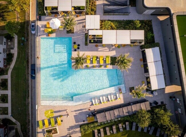 Building Photo - 1711 Allen Pkwy