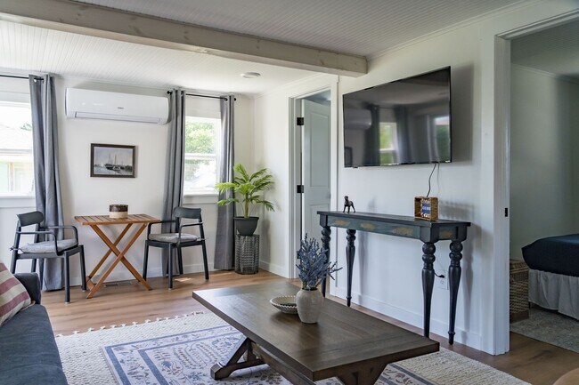 Building Photo - **Furnished Winter Rental** - Sackets Harbor