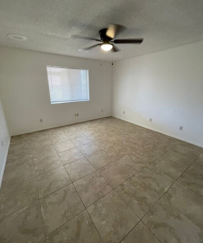 Building Photo - 1627 W 13th St