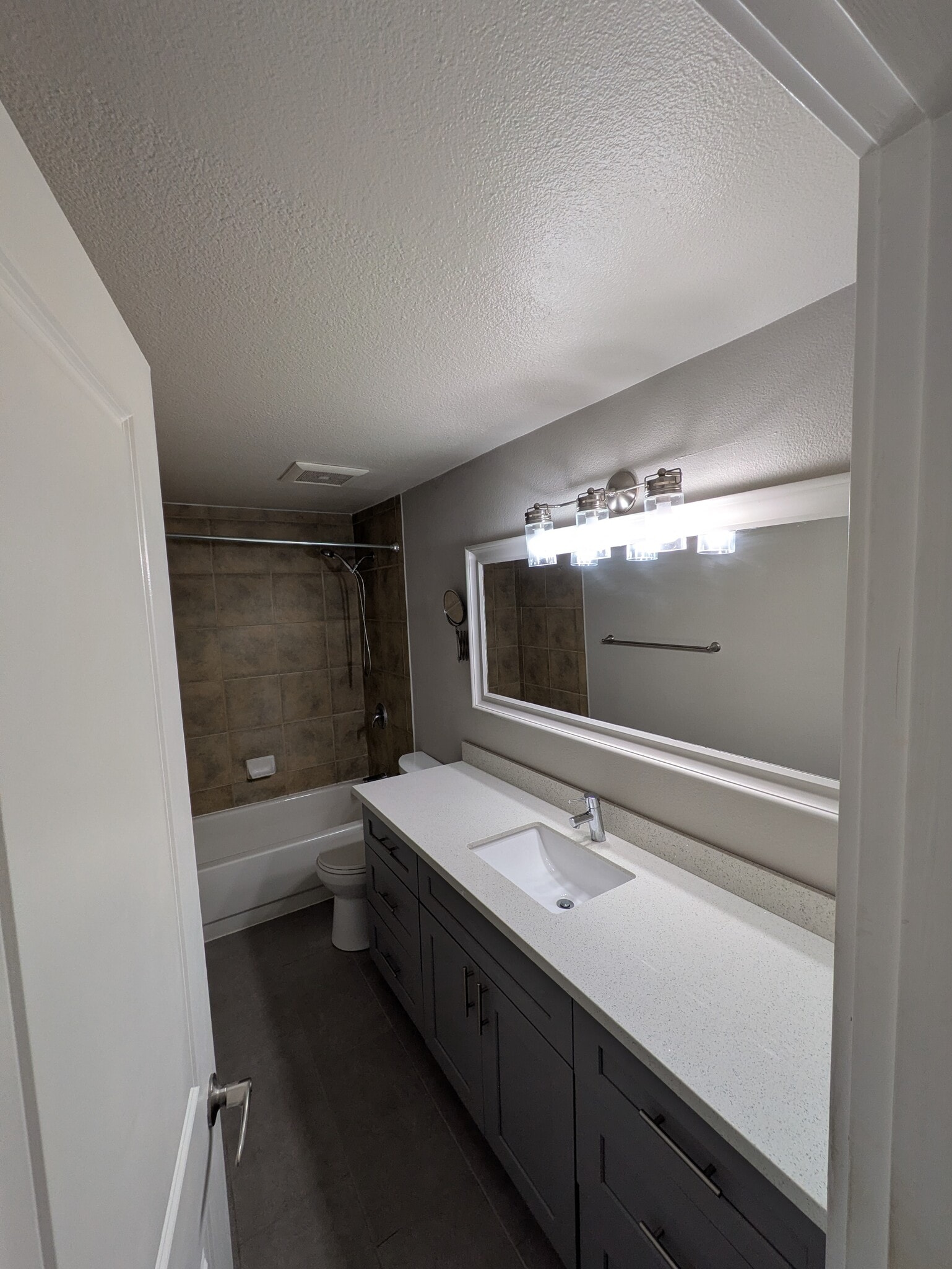 Building Photo - 3420 15th Ave W