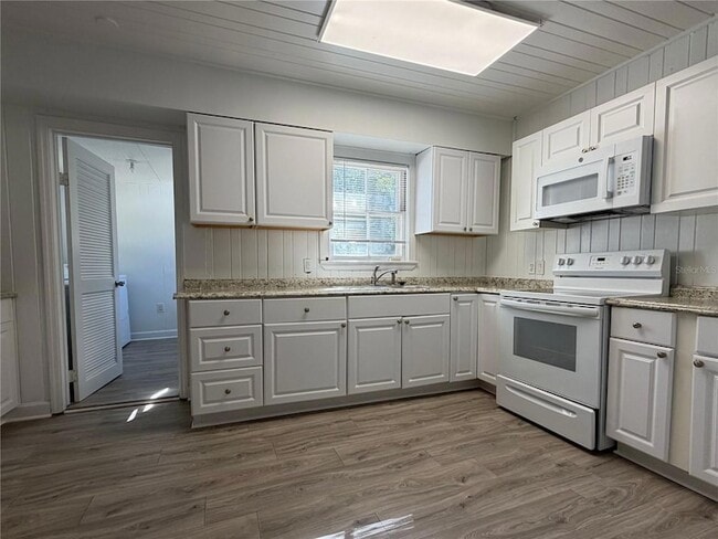 Building Photo - 1762 32nd St