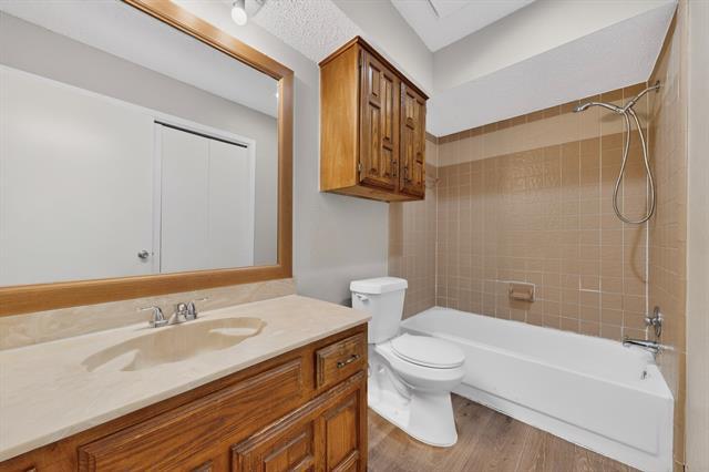 Building Photo - 3725 Northridge Dr
