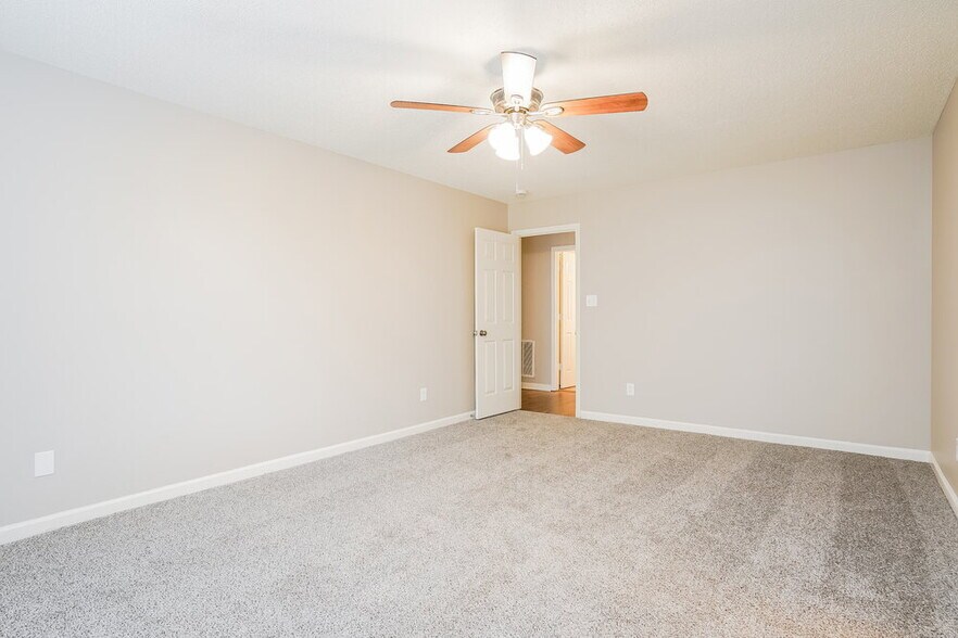 Building Photo - 77 Smiths Creek Dr