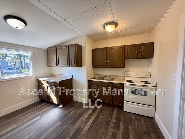 Building Photo - 2810 E 46th St