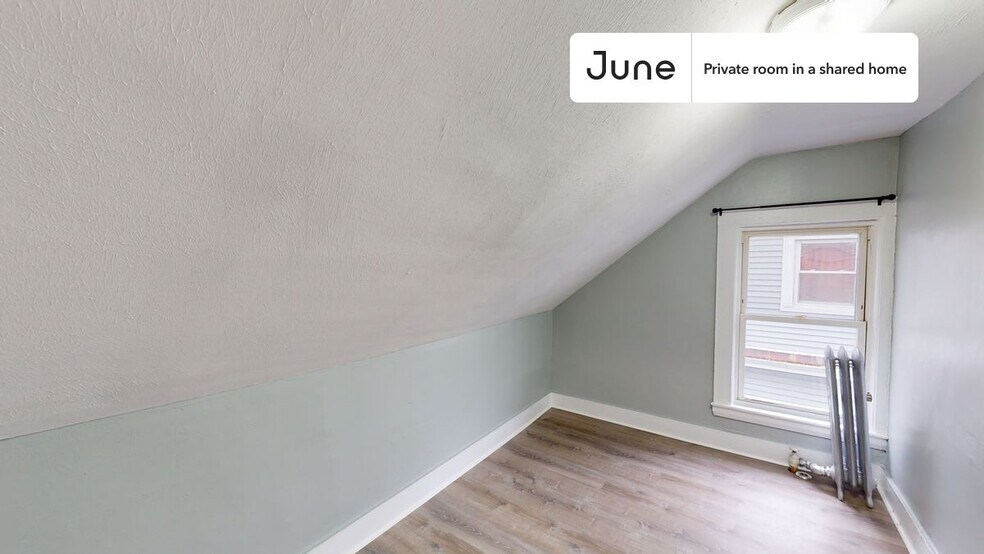 Building Photo - Room in Shared 7 bed/2 bath home