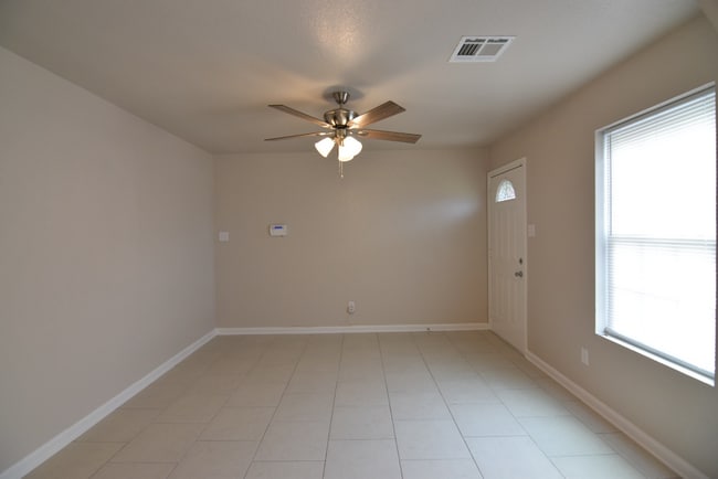 Building Photo - 4507 Hank Dr