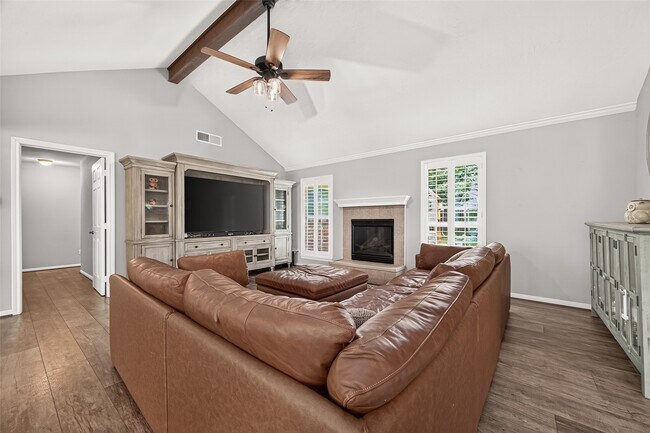 Building Photo - 23011 Fox Hunt Dr