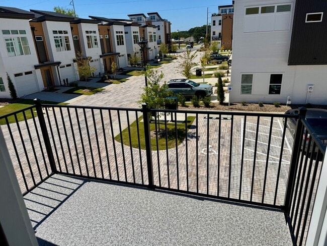 Building Photo - 1408 Sawyer Rd