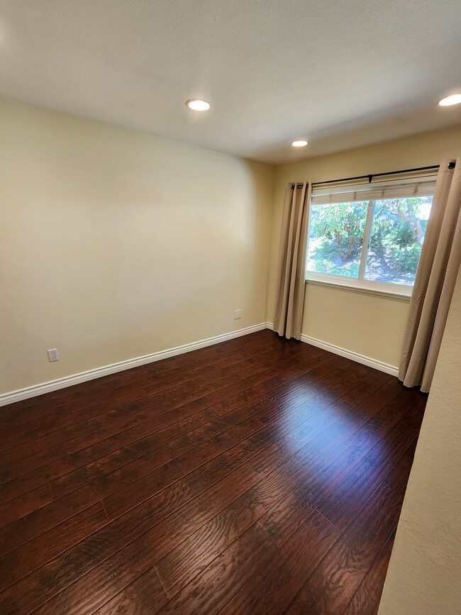 Building Photo - Bright & Beautiful Home Nestled Near Nature and Conveniences