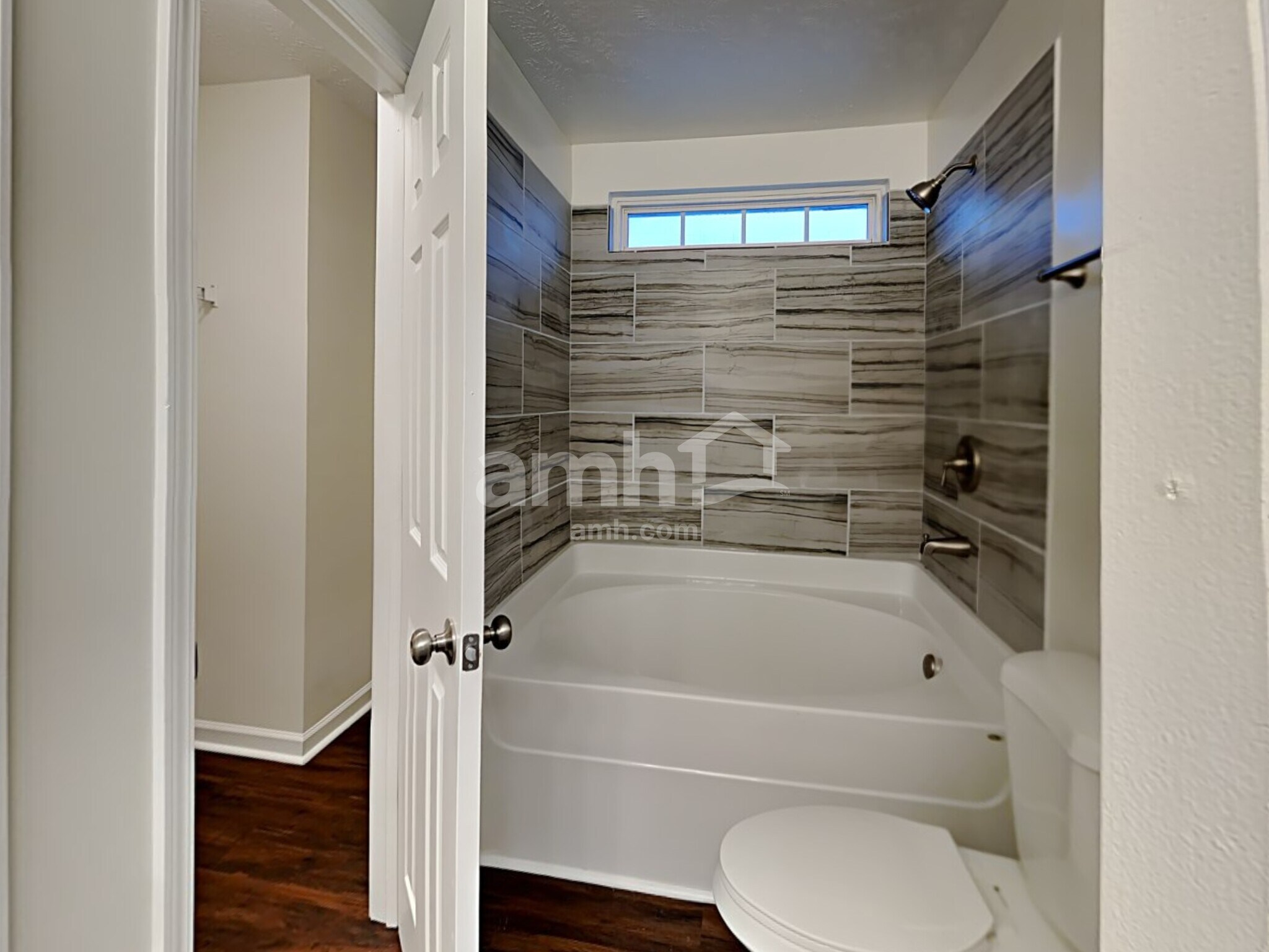 Building Photo - 1516 Chestnut Oak Dr