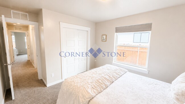 Building Photo - Spacious Family Home with 3-Car Garage & Fully Fenced Backyard in Nampa