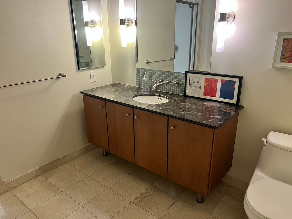 Building Photo - 1025 First St SE