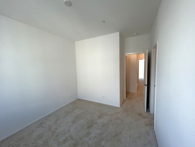 Building Photo - 8444 Milk Thistle Ln